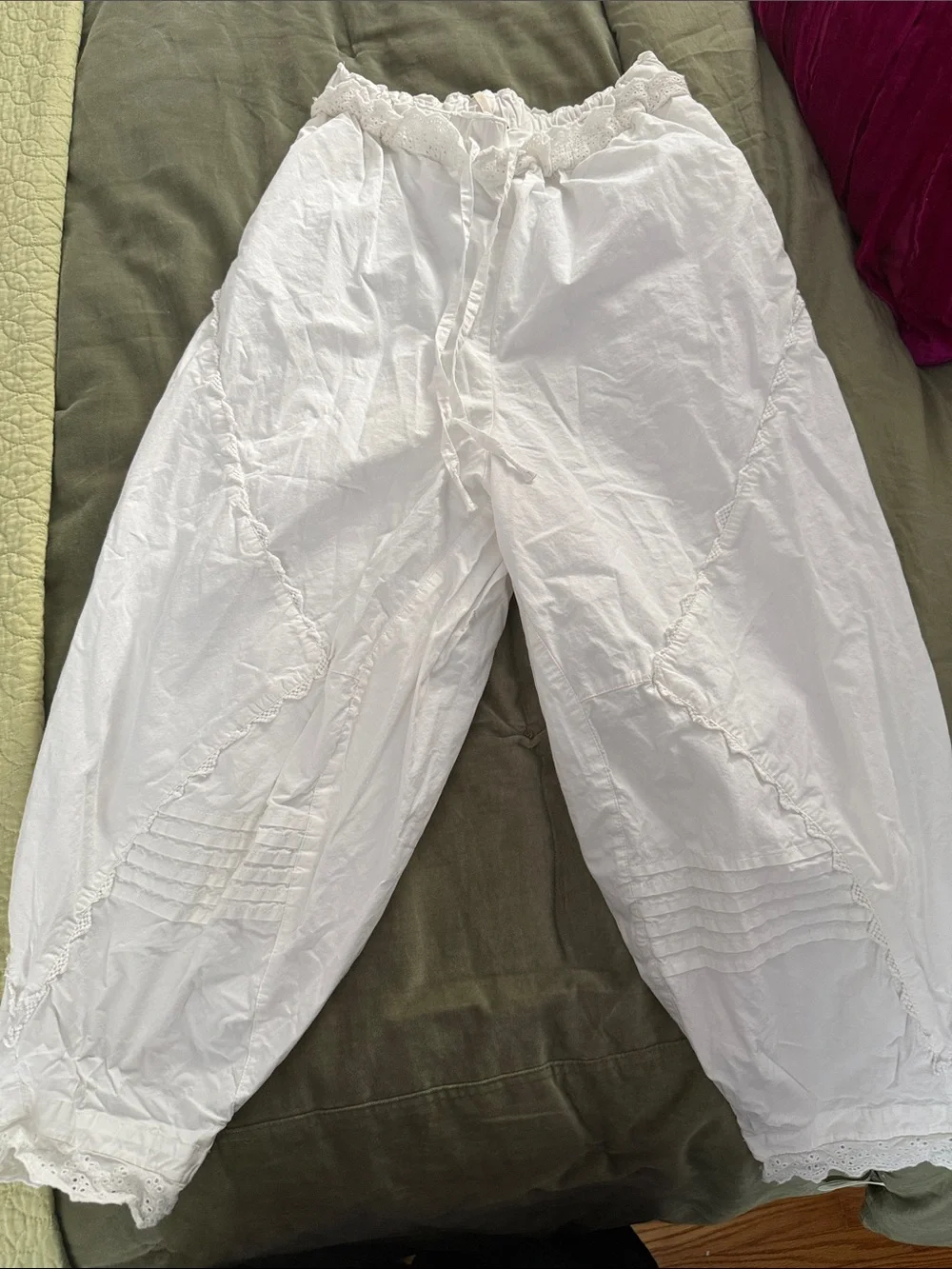 FREE PEOPLE White Balloon Pants Size X-Small EUC